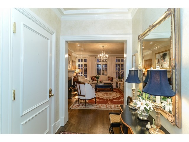 21 Elm St #2C, Chicago, IL 60611 photo 2