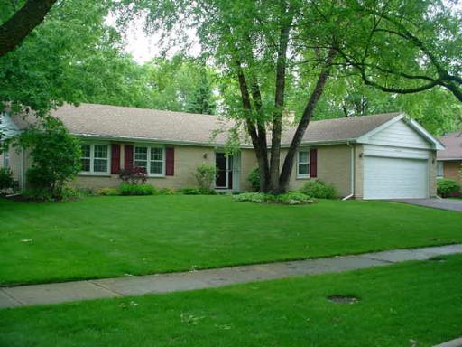 191 Thompson Dr, Wheaton, IL 60189 photo 1