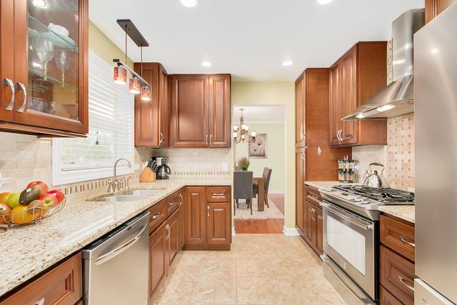 363 Debra Dr, Des Plaines, IL 60016 photo 9