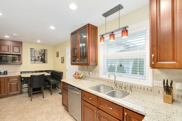 363 Debra Dr, Des Plaines, IL 60016 photo 10