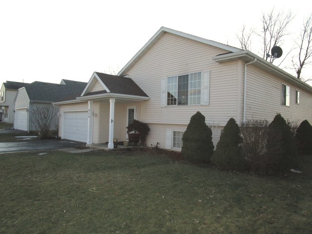 513 Iona Ln, Harvard, IL 60033 photo 1