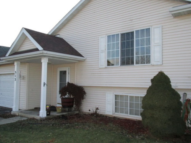 513 Iona Ln, Harvard, IL 60033 photo 2