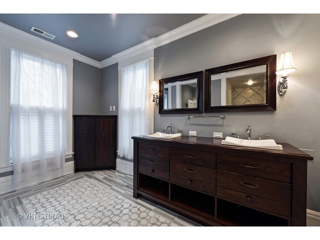 1047 Forest Ave, Evanston, IL 60202 photo 13