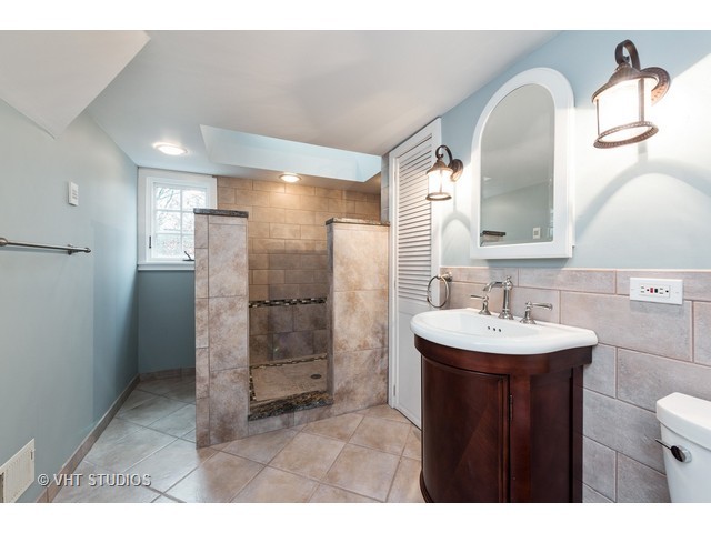 1047 Forest Ave, Evanston, IL 60202 photo 21