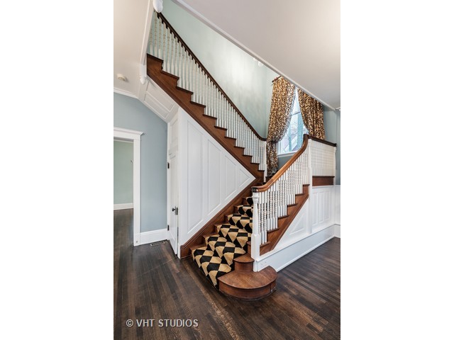 1047 Forest Ave, Evanston, IL 60202 photo 10