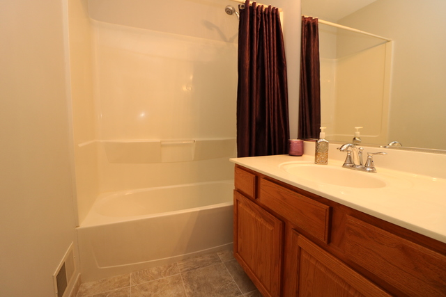 215 Aberdeen Dr, Algonquin, IL 60102 photo 18