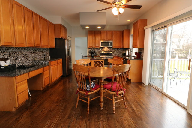 215 Aberdeen Dr, Algonquin, IL 60102 photo 4