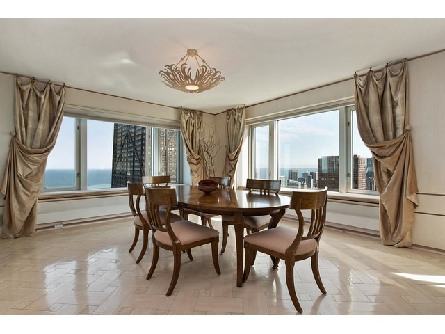 132 E Delaware Pl #5802, Chicago, IL 60611 photo 8