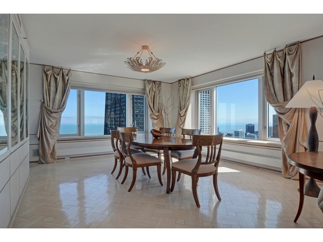132 E Delaware Pl #5802, Chicago, IL 60611 photo 9