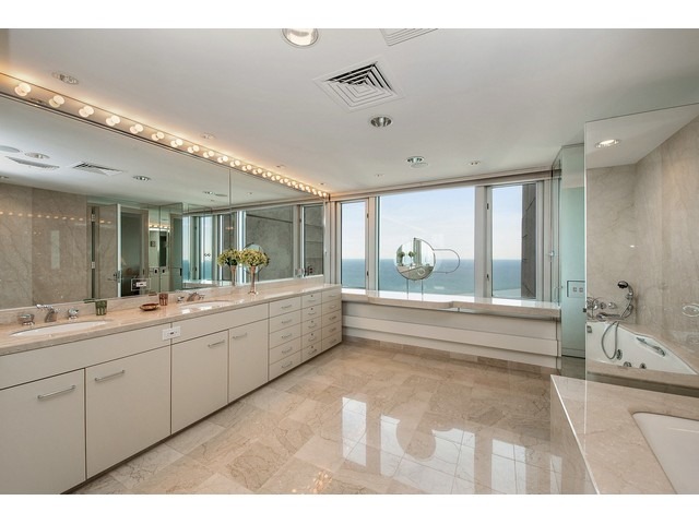 132 E Delaware Pl #5802, Chicago, IL 60611 photo 17