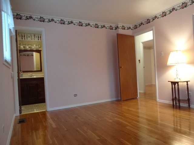 660 Frederick Ln, Hoffman Estates, IL 60169 photo 12