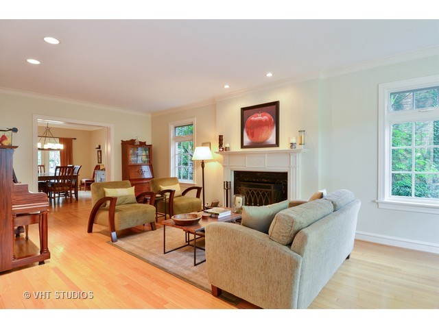 546 Meadow Rd, Winnetka, IL 60093 photo 3