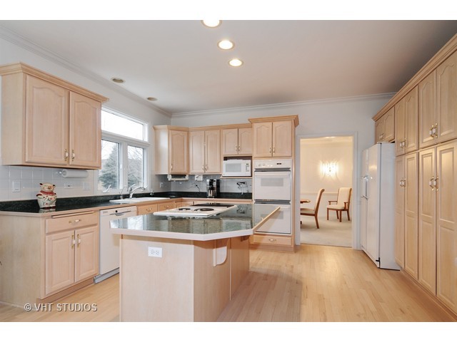3107 Wolfe Ct, Naperville, IL 60564 photo 3