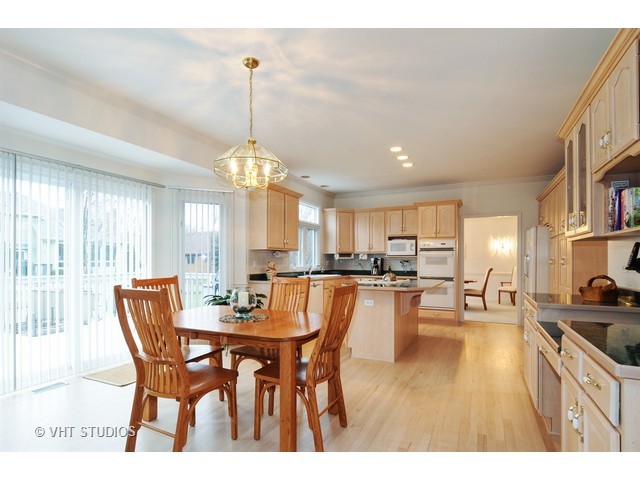 3107 Wolfe Ct, Naperville, IL 60564 photo 4
