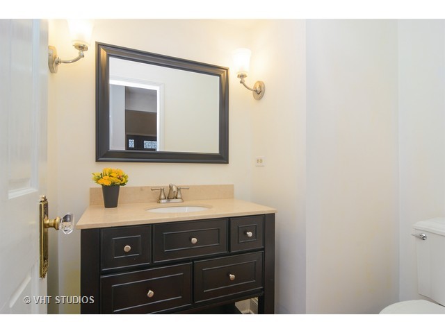 890 Summit Dr, Deerfield, IL 60015 photo 11