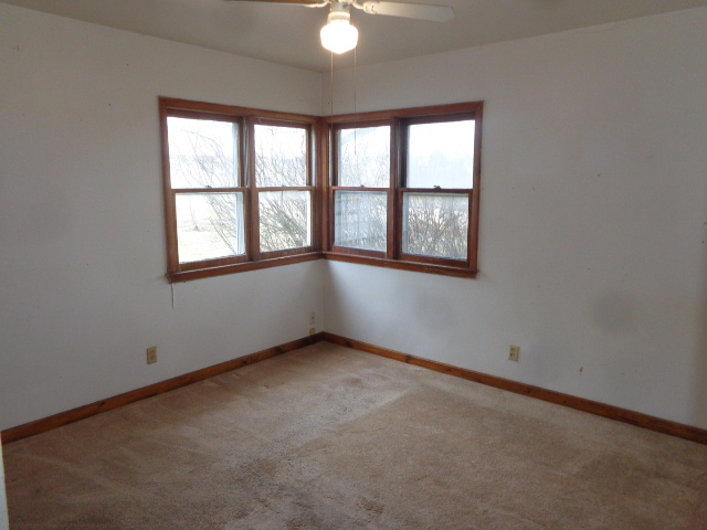 1003 E Taylor St, Dekalb, IL 60115 photo 6