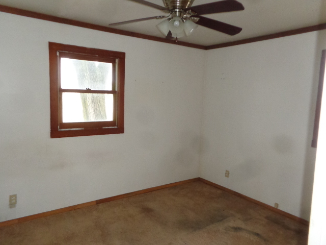 1003 E Taylor St, Dekalb, IL 60115 photo 4