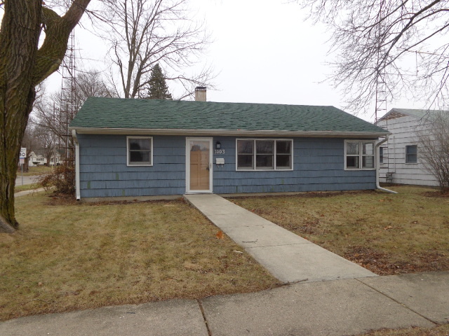 1003 E Taylor St, Dekalb, IL 60115 photo 1