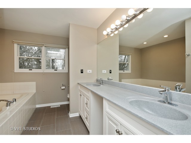 1118 Barber Ct, West Dundee, IL 60118 photo 11