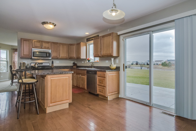 2823 Arches Dr, Plainfield, IL 60586 photo 8