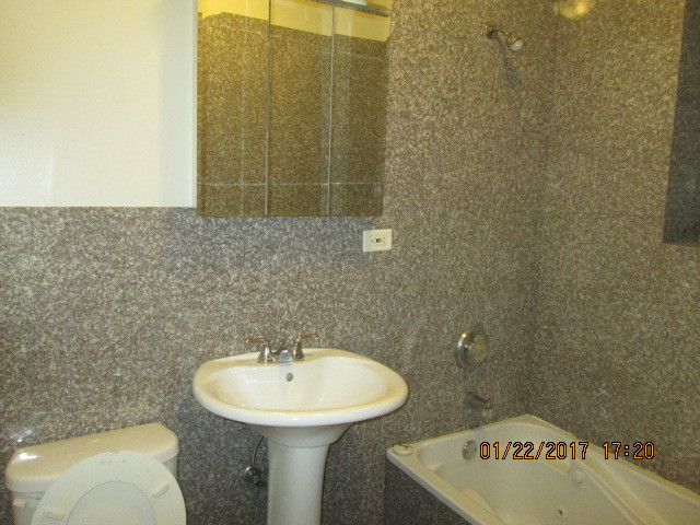 2405 E 72nd St #2, Chicago, IL 60649 photo 11