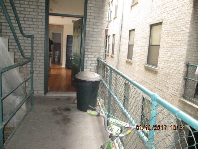 2405 E 72nd St #2, Chicago, IL 60649 photo 12