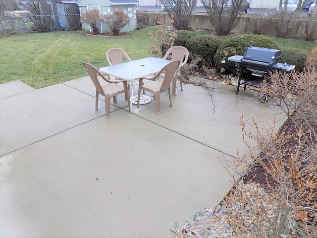 239 W Manchester Dr, Wheeling, IL 60090 photo 18