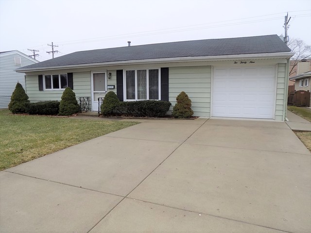 239 W Manchester Dr, Wheeling, IL 60090 photo 1