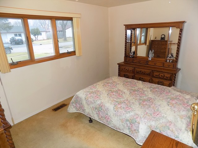 239 W Manchester Dr, Wheeling, IL 60090 photo 9