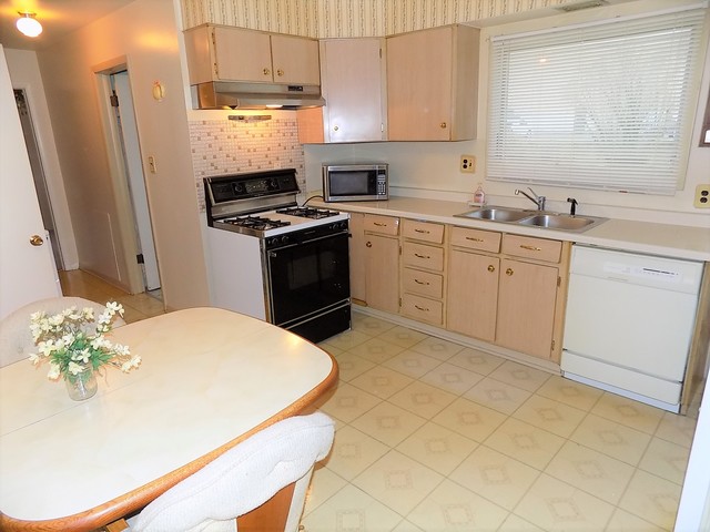 239 W Manchester Dr, Wheeling, IL 60090 photo 7