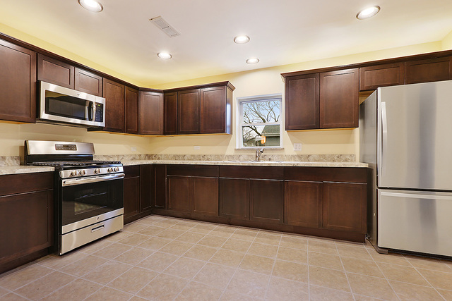 407 S Third St, Peotone, IL 60468 photo 4