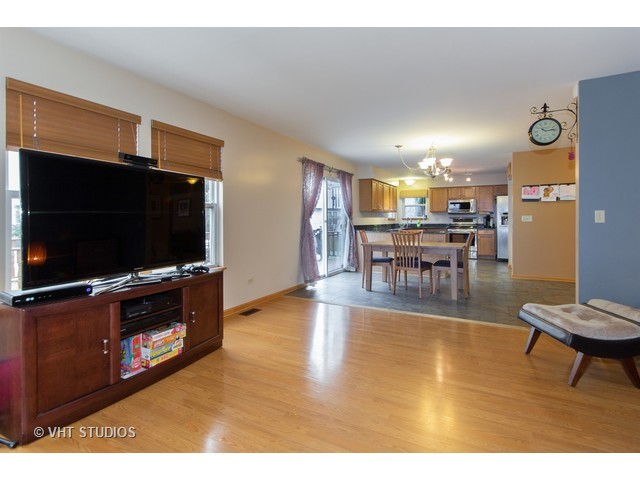 5501 Hickory Grove Ct, Plainfield, IL 60586 photo 9