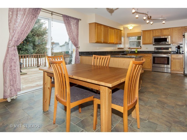 5501 Hickory Grove Ct, Plainfield, IL 60586 photo 6