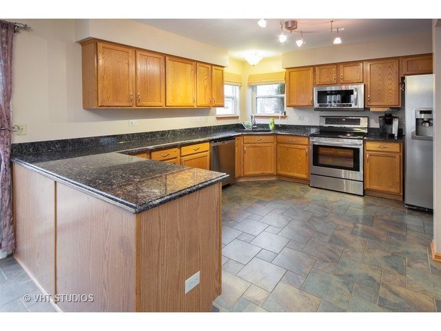 5501 Hickory Grove Ct, Plainfield, IL 60586 photo 5