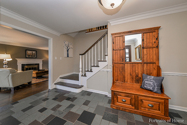 1304 Gamon Rd, Wheaton, IL 60189 photo 2