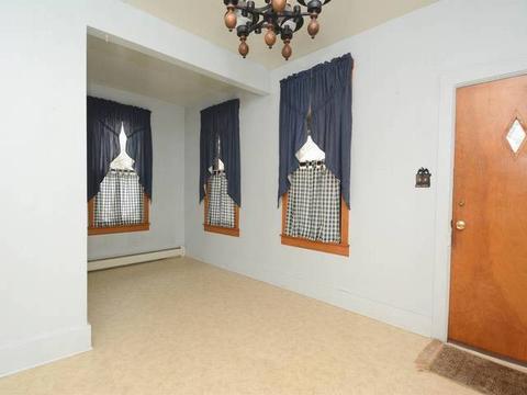 21 Guth St, East Dundee, IL 60118 photo 3