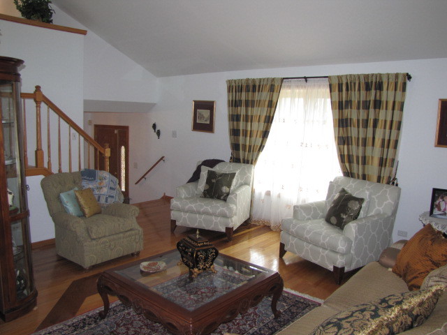 3903 Edgewater Dr, Hazel Crest, IL 60429 photo 3