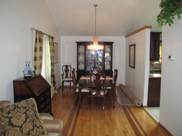 3903 Edgewater Dr, Hazel Crest, IL 60429 photo 5