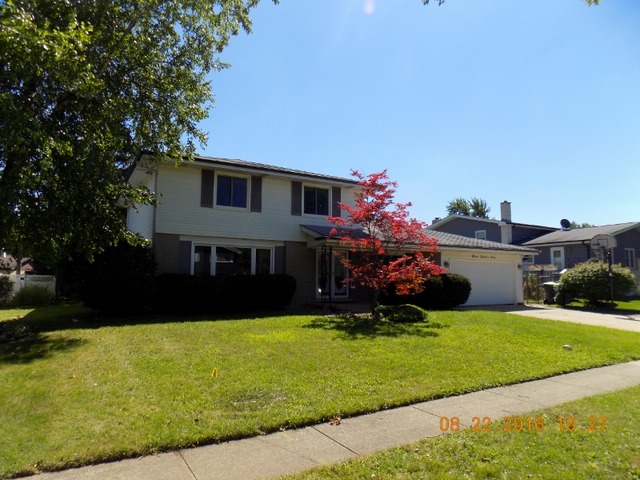 975 Arnold Ct, Des Plaines, IL 60016 photo 1
