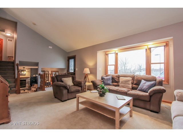 179 Willow Rd, Ingleside, IL 60041 photo 3