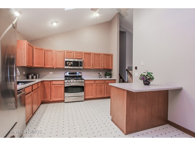 179 Willow Rd, Ingleside, IL 60041 photo 5