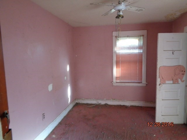 615 Grace St, Elgin, IL 60120 photo 11