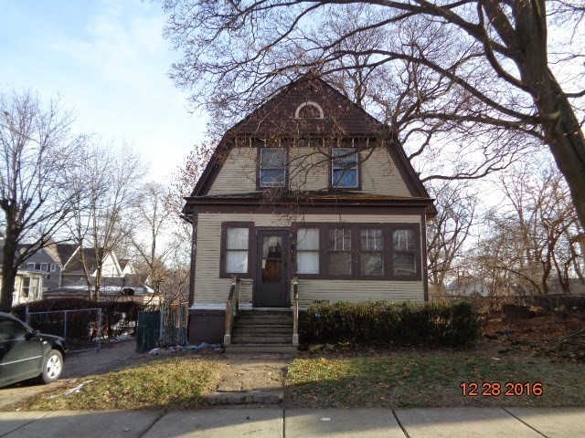 615 Grace St, Elgin, IL 60120 photo 1