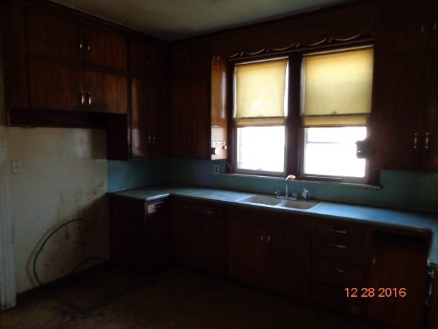 615 Grace St, Elgin, IL 60120 photo 6