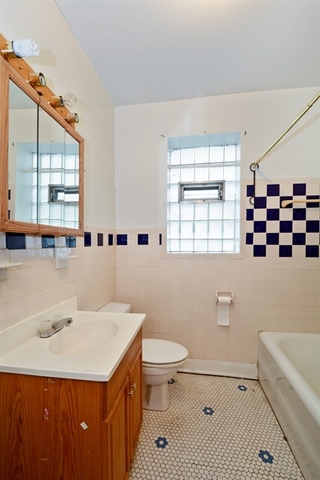 7515 S Eberhart Ave, Chicago, IL 60619 photo 10