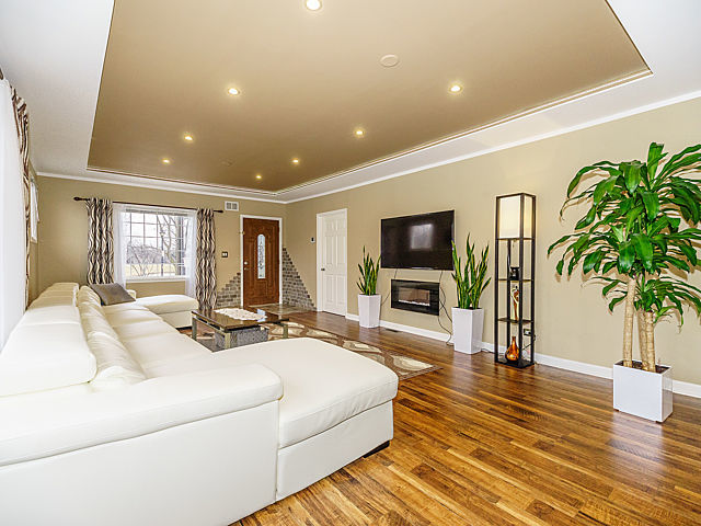 110 N Maple St, Addison, IL 60101 photo 3