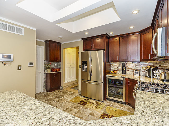 110 N Maple St, Addison, IL 60101 photo 9