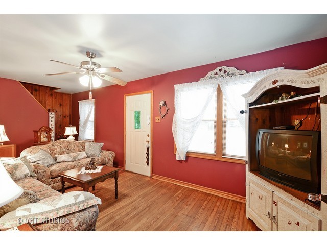 7129 S Oketo Ave, Bridgeview, IL 60455 photo 2