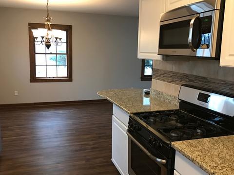 612 Walnut Ave, Elgin, IL 60123 photo 3