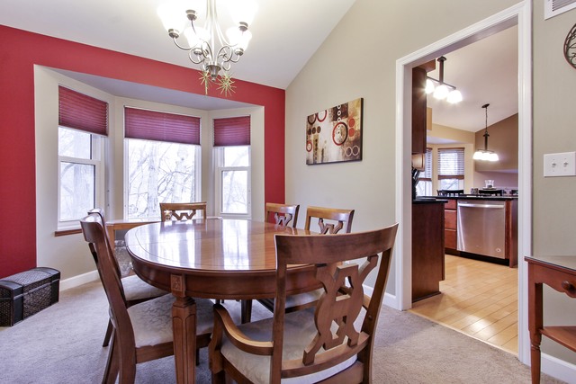 632 White Oak Ln, Bartlett, IL 60103 photo 4